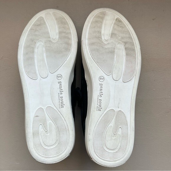 Gentle Souls by Kenneth Cole Lowe Black Suede Slip On Sneaker Shoes Women’s 6 M - Picture 11 of 15